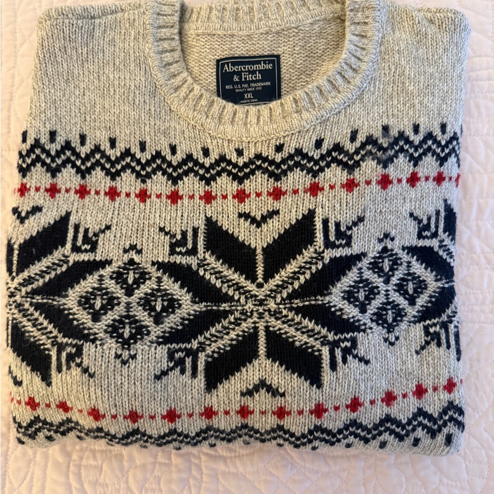 Abercrombie & Fitch Gray and Black Patterned Crewneck Sweater